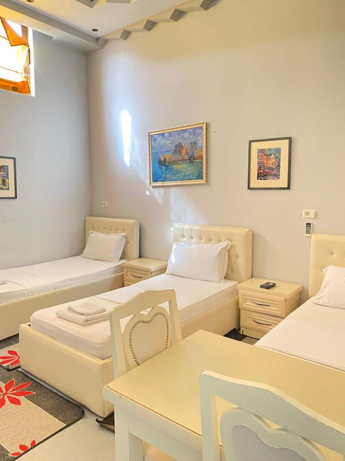 Hotel Pasarela Berat Exterior photo