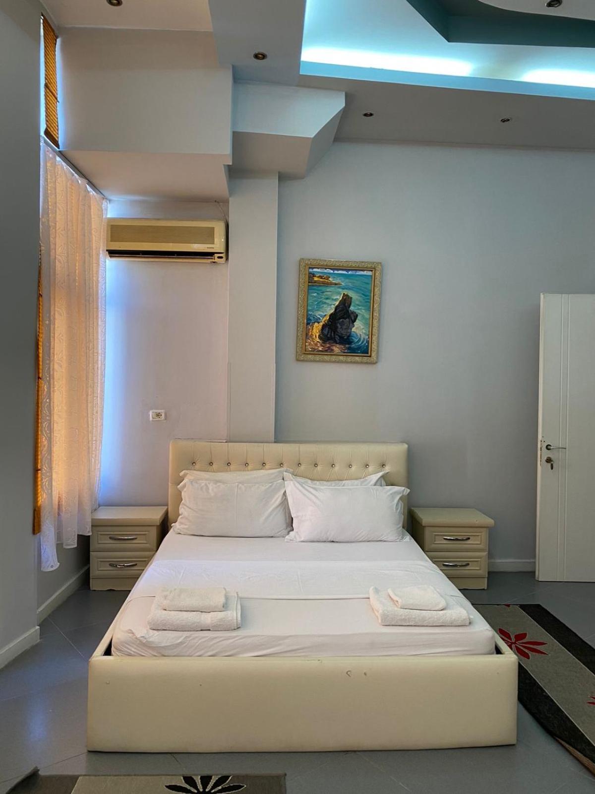 Hotel Pasarela Berat Exterior photo